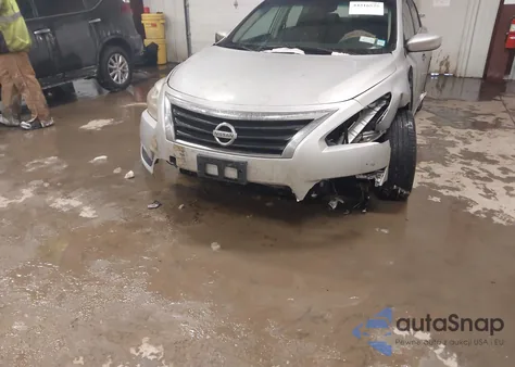 2013 Nissan Altima 2.5 S z USA, uszkodzony, nr VIN 1N4AL3AP9DC216254